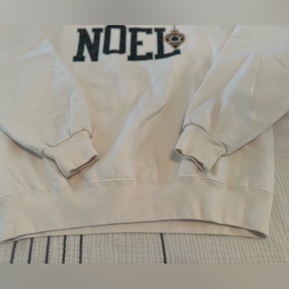 Vintage NOEL Christmas sweatshirt - Picture 7 of 7